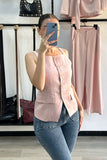 Gilet boutonné à col carré rose