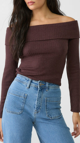 Pull  marron bateaux stradivarius