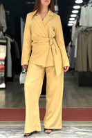 Ensemble gossip avec ceinture doré jaune