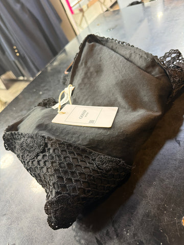 Haut croisée noir petite fleur